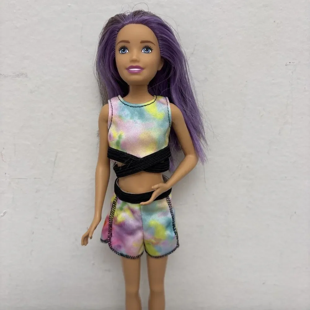 Barbies Babysitter Inc Skipper Doll w/ Purple Streaked Hair Plus Extra Clothing